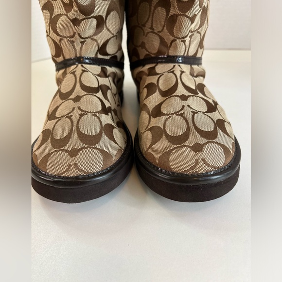 Coach Nikole Signature Khaki Chestnut Boots w/Fur Lining Size 10 - Picture 2 of 10